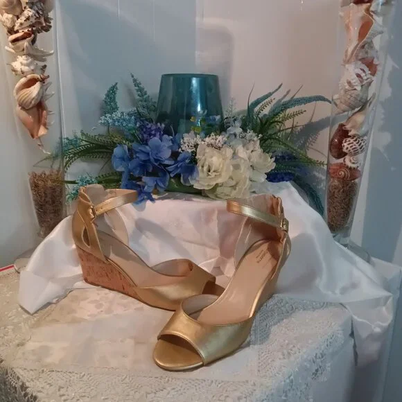 Liz Claiborne Shoes Liz Claiborne Octavia Wedge Sandals Poshmark